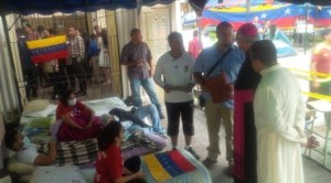 Monseñor Baltazar Porras visitó a huelguistas en Mérida (+ carta de estudiantes)