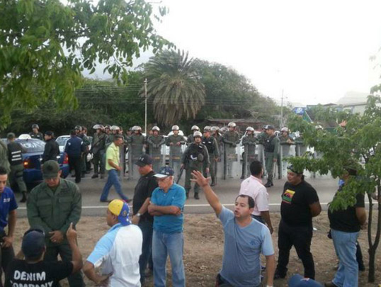 La isla de Margarita paralizada por protesta de taxistas (Fotos)