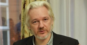 Assange amenaza con filtrar correos del partido demócrata en EEUU
