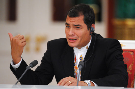 Correa amenaza al observatorio de libertad de expresión Fundamedios con disolverlo