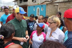 Capriles acusa al Gobierno de querer llevar agenda electoral por un pantano