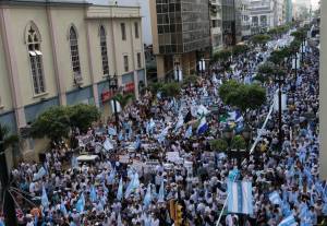 Ecuador retrasa apelaciones de manifestantes presos, denuncia HRW
