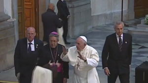 ¡El Papa RockStar!… la emoción de una monja al ver al papa Francisco