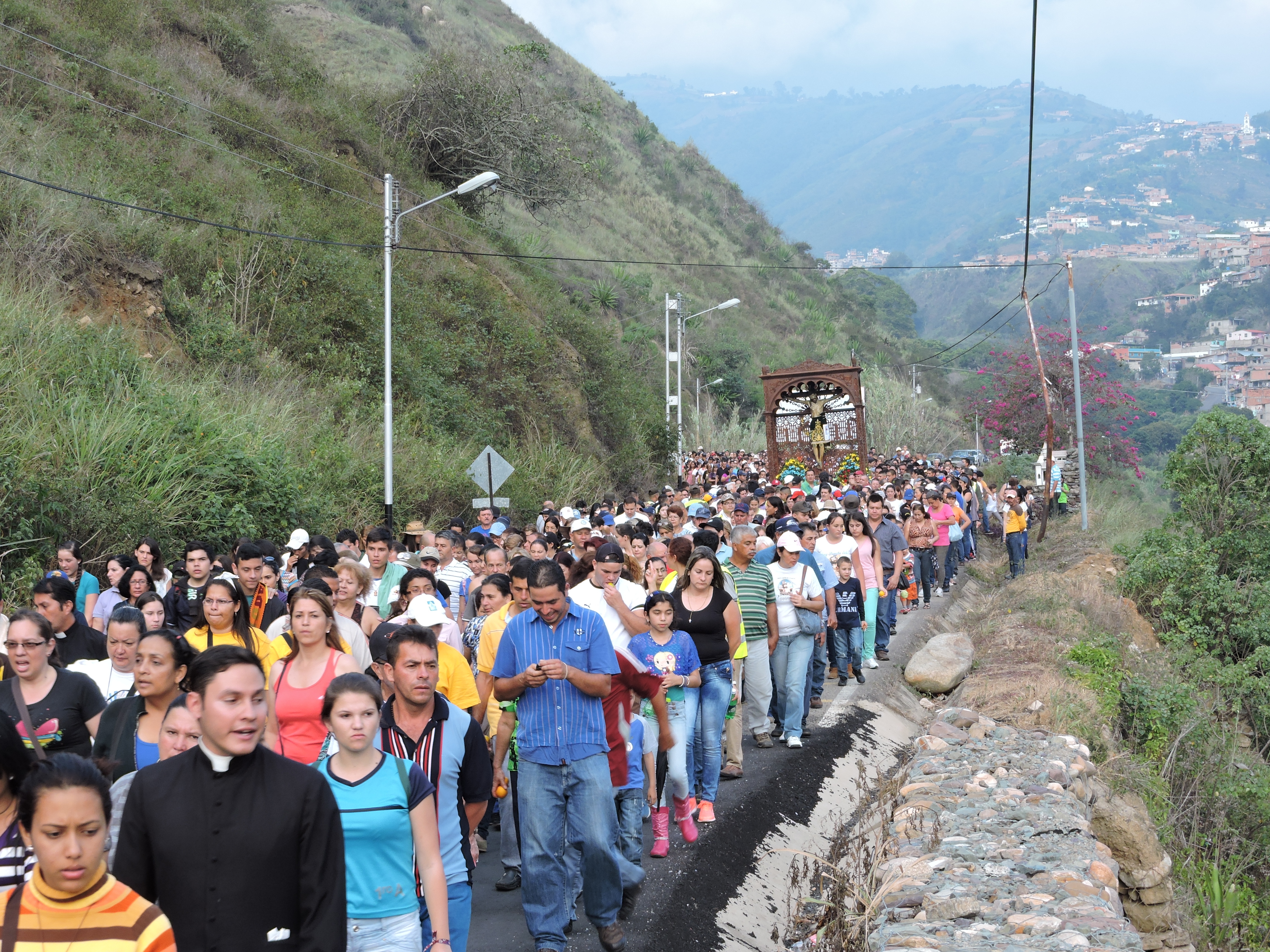Peregrinación Por La Vida parte desde San Cristóbal hasta Cúcuta
