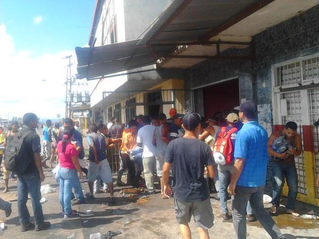 Los saqueos ocurrieron en San Félix, estado Bolívar el pasado viernes