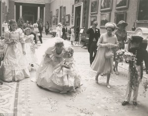 Fotos nunca antes vistas de la boda de Diana y el príncipe Carlos