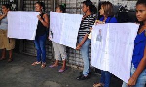 Claman justicia familiares de joven muerto en San Félix a manos de un policía
