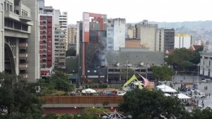 Incendio afectó edificio del Ministerio de Pueblos Indígenas en Caracas (Fotos)