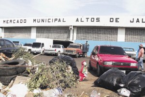 Basura e inseguridad invaden los mercados periféricos de Maracaibo