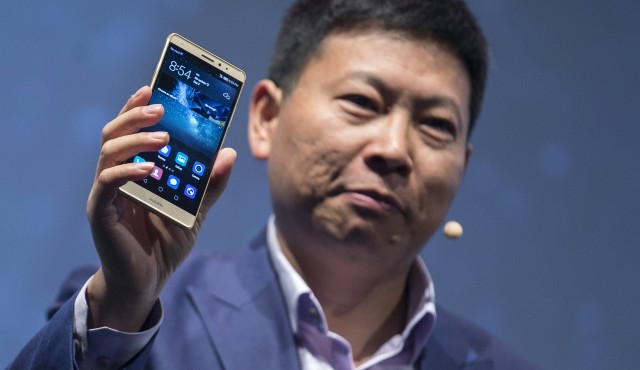 Huawei busca disminuir poder de Apple y Samsung con su nuevo teléfono