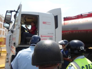 Intentaron secuestrar una gandola de combustible en el Zulia