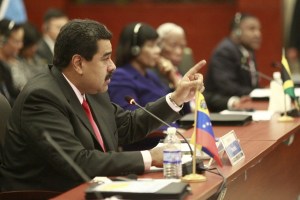 Maduro invita a Santos a conversar: no siga huyendo, deme la cara