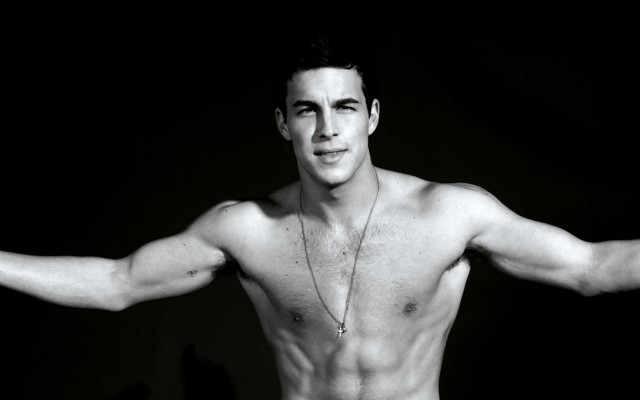 Mario Casas, el sexy actor español que todas quieren (FOTOS)