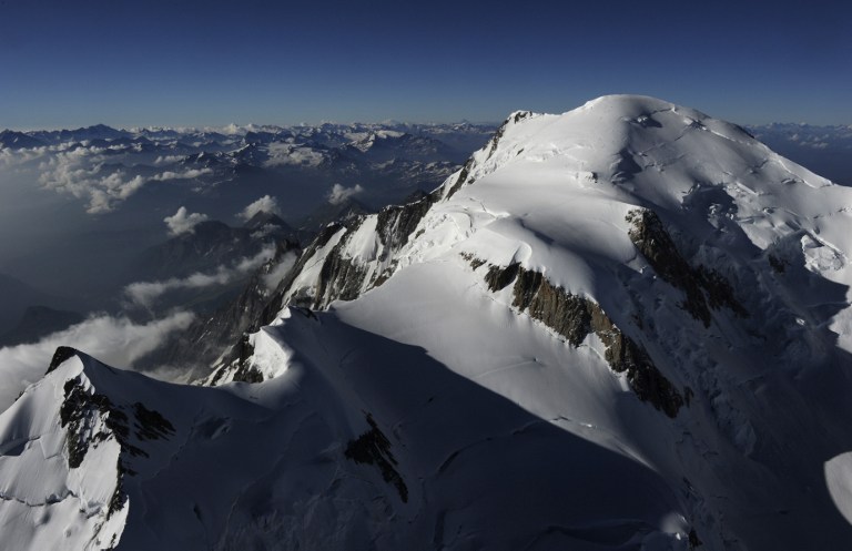 Un alpinista español murió en una caída accidental tras llegar a la cima del Mont Blanc