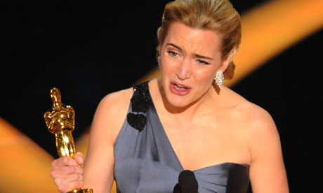 ¿Por qué las actriz Kate Winslet guarda su premio Oscar en el baño?