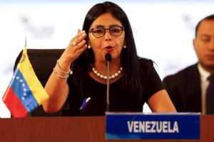 Delcy Rodríguez rechaza que EEUU cuestione democracia de Venezuela