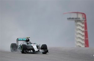 Rosberg maniobró en condiciones extremas y marcó el mejor tiempo en prácticas al GP de EEUU