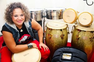 Martha Paredes se crece como percusionista internacional