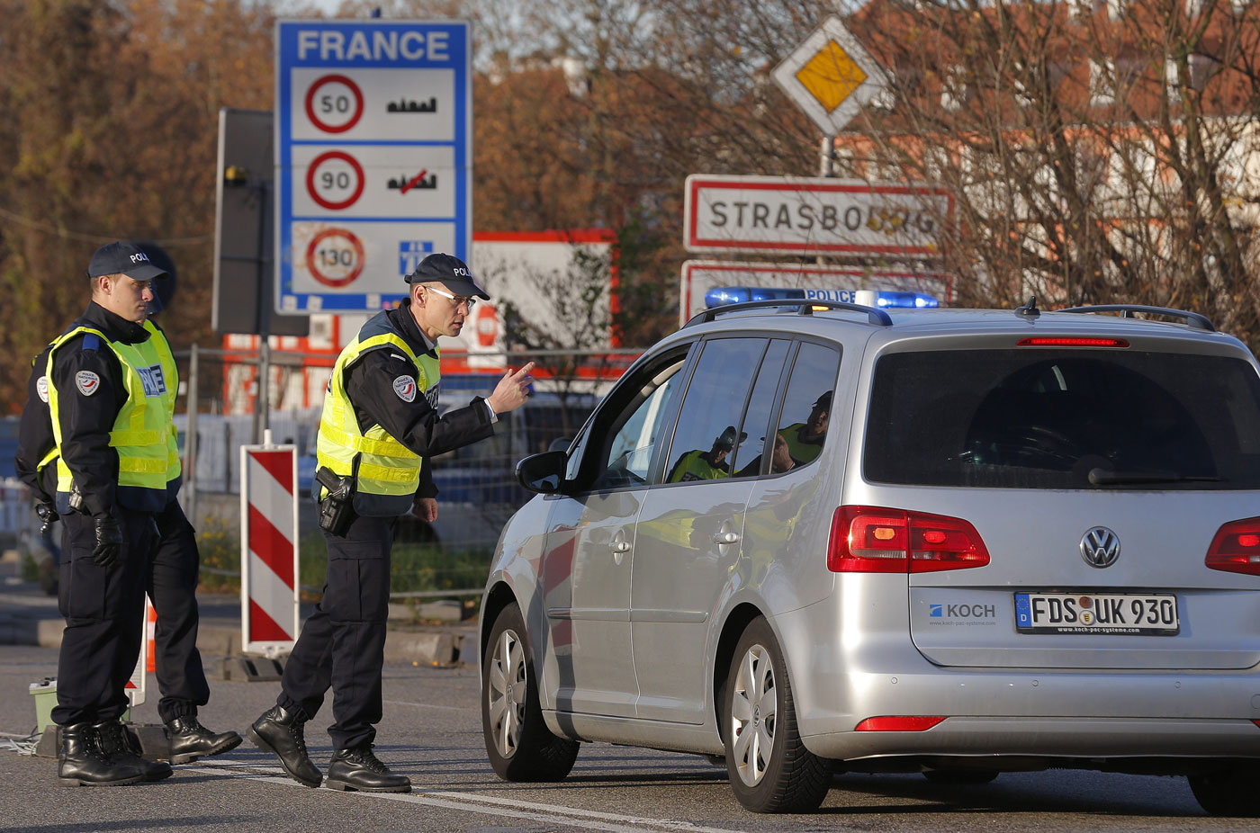 Detenidas 23 personas y 31 armas incautadas en allanamientos en Francia