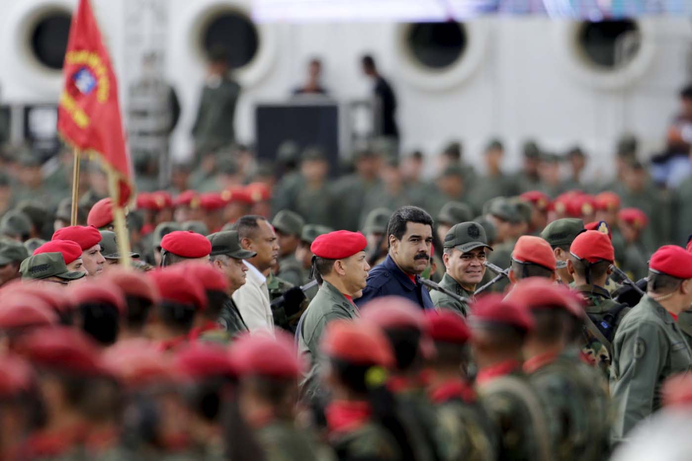 Extraoficial: Maduro convoca a todos los generales y almirantes