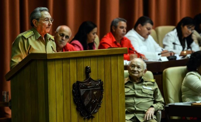 Raúl Castro reconoció problemas en la cooperación con Venezuela por la “guerra económica”