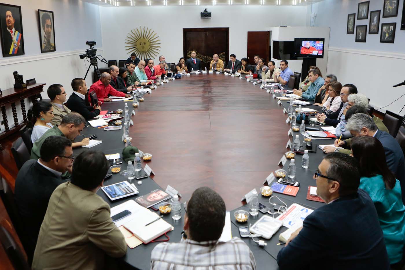 Aristóbulo Istúriz se reúne nuevamente con el consejo de ministros en Miraflores (fotos)
