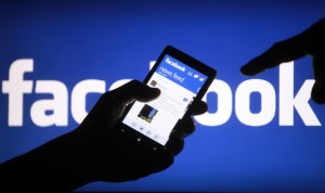 Facebook prohíbe venta privada de armas a través de su plataforma