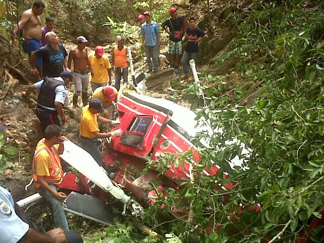 Helicóptero se precipitó en San Casimiro (FOTOS)