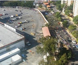 ¡Haciendo colas! Así pasan los venezolanos estos carnavales (Fotos+Tenemos Patria)
