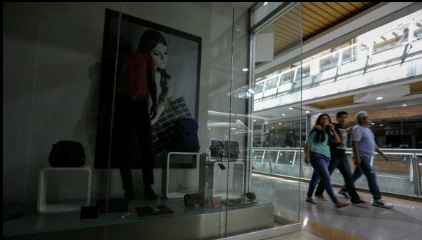 Maduro anunció medidas drásticas para 15 centros comerciales que incumplieron plan de autogeneración eléctrica