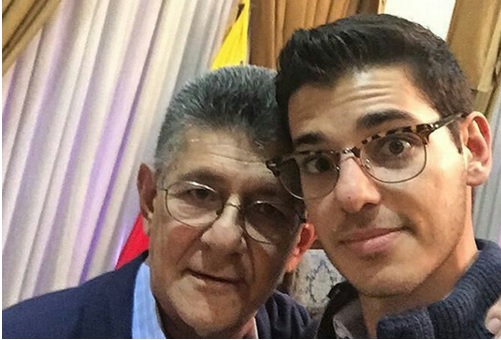 Ramos Allup y uno de sus hijos denuncian atropellos en Maiquetía