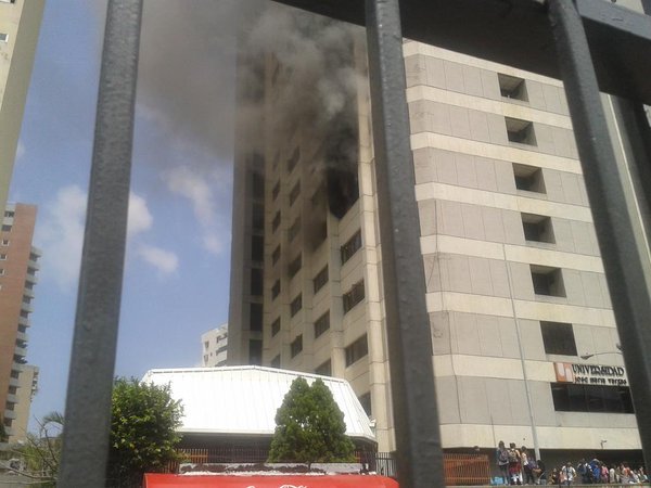 incendio universidad