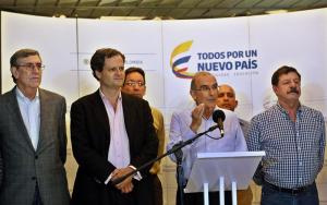 Farc y gobierno colombiano incumplen plazo, pero seguirán negociando paz en Cuba