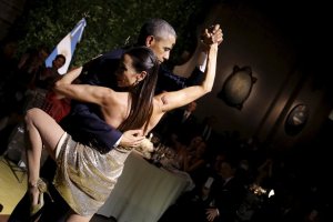 Obama: Una cena con tango, sindicalistas y exkirchneristas