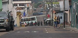 Tanquetas y efectivos antimotín rodean la Ucat y la ULA en Táchira