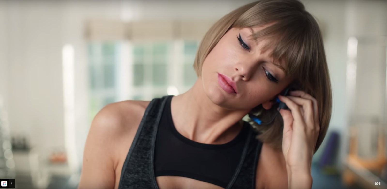¡De platanazo! Taylor Swift sufre dolorosa caída haciendo ejercicio (FOTOS)