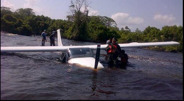 Reportan avioneta caída en la Costa Oriental del Lago