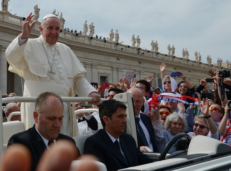 Papa Francisco proyecta una visita a Grecia para apoyar a refugiados