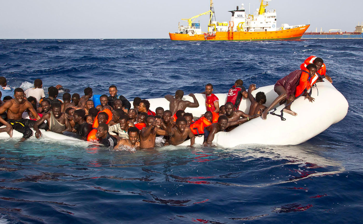 Al menos 60 desaparecidos tras naufragio en el Mediterráneo central