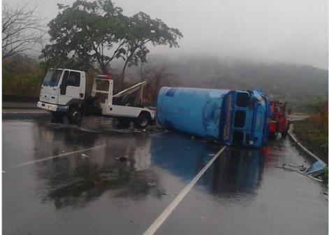 Vuelco de autobús en la GMA dejó dos muertos y siete heridos