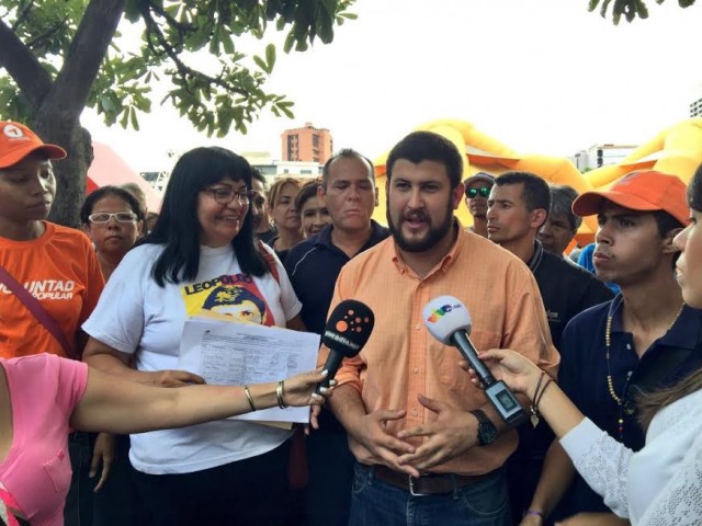 Smolansky: En un día El Hatillo recogió casi 30% de las firmas de Miranda