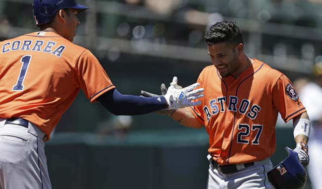 José Altuve conectó su séptimo vuelacercas de la campaña