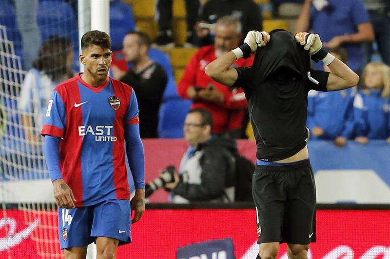 El Levante desciende a Segunda División en la Liga, tras perder (3-1) en Málaga