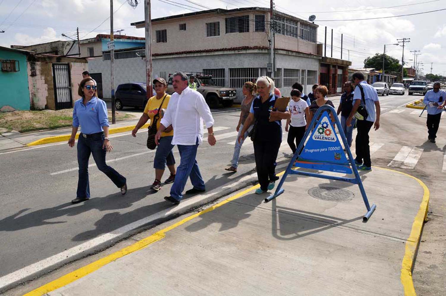 Pese a pocos recursos, el alcalde Cocchiola amplió avenida principal de Santa Inés