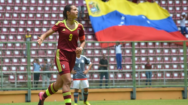Deyna Castellanos, estrella del fútbol nacional, recibió un mensaje de la Embajada de EEUU