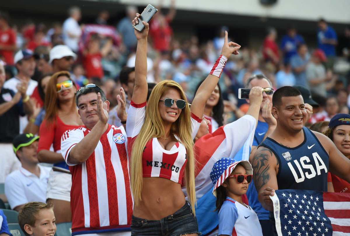 Perdió Paraguay, pero ganamos estos cocotes de la conejita Gabi (la nueva Larissa Riquelme)