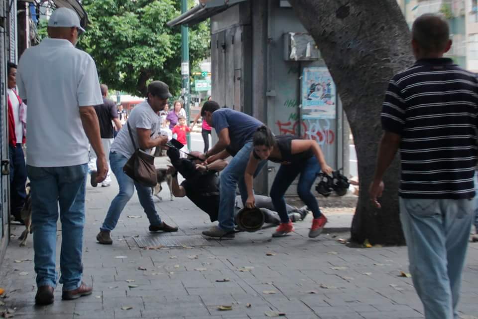 Periodistas conmemorarán su día entre censura y represión