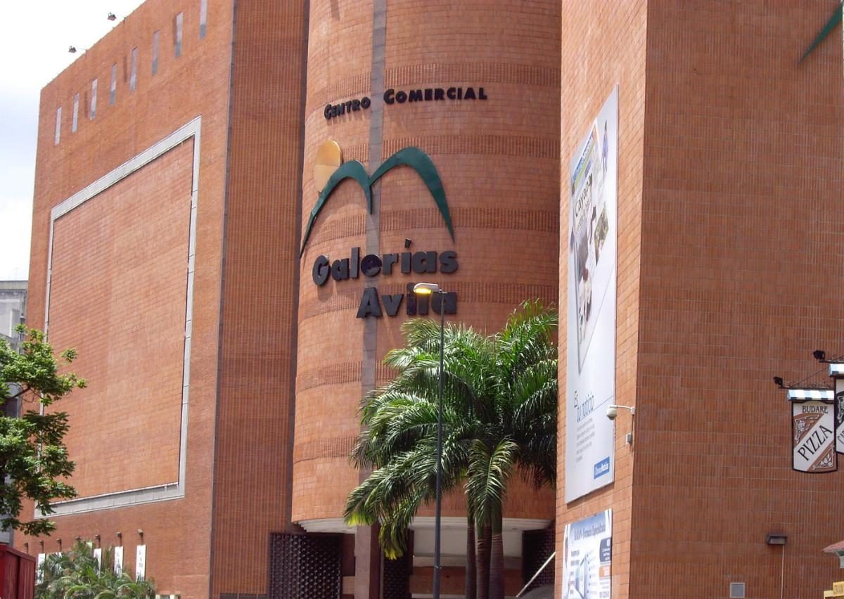Un hombre se suicidó en el Centro Comercial Galerías Ávila