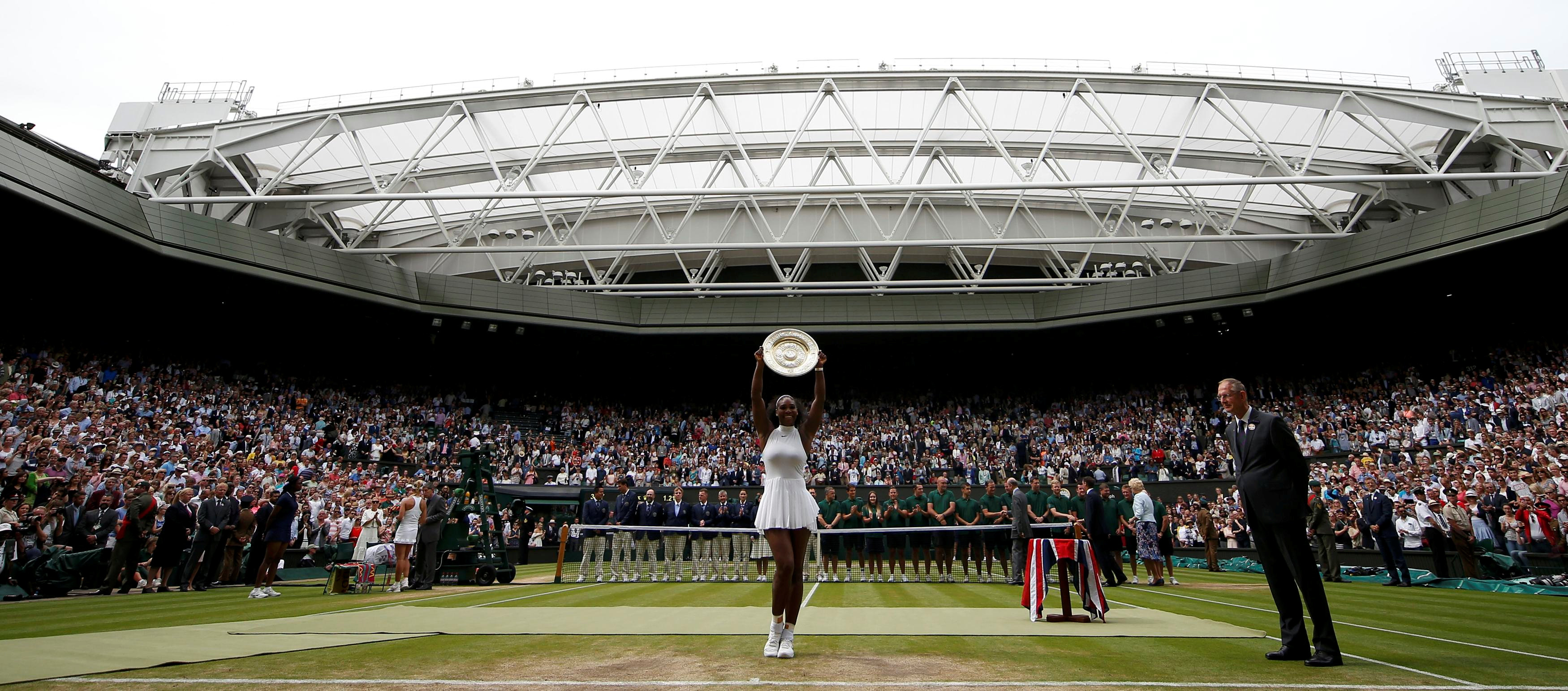 Serena gana Wimbledon y sigue en la cima, Muguruza cae al tercer lugar