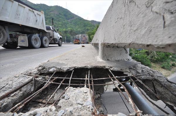 Williams Gil: Falta de mantenimiento y desidia podría generar colapso del Viaducto La Cabrera